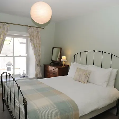 Nocleg ze śniadaniem Wisteria House Cloyne