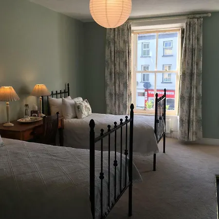 Nocleg ze śniadaniem Wisteria House