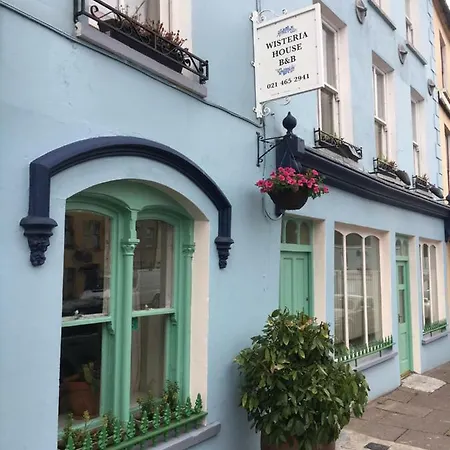 Wisteria House B&B *