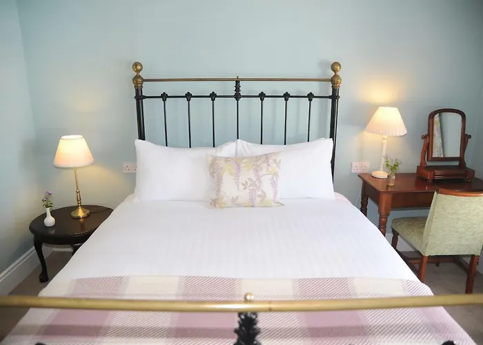 Wisteria House Couette-café